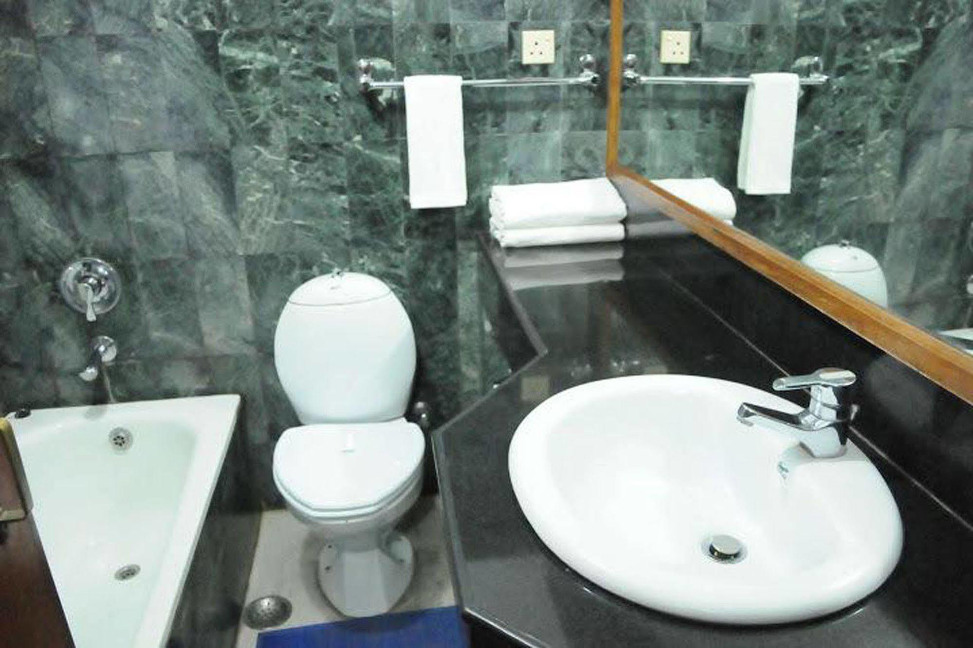 Hotel Clarion Jawalakhel Lalitpur Exterior foto